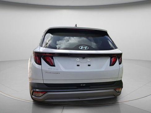 Used 2025 Hyundai Tucson SE image 6