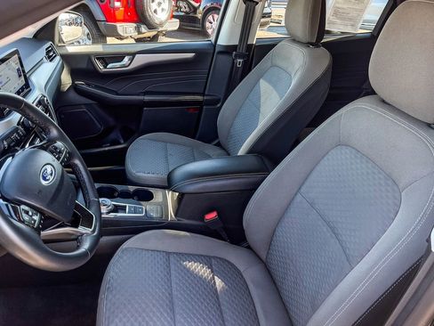 Used 2021 Ford Escape SE w/ SE Sport Appearance Package image 35