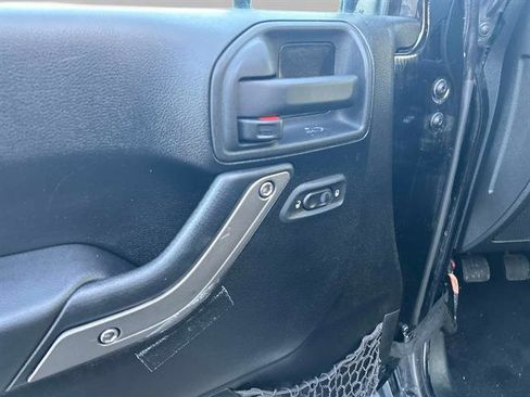 Used 2012 Jeep Wrangler Unlimited Sport image 18