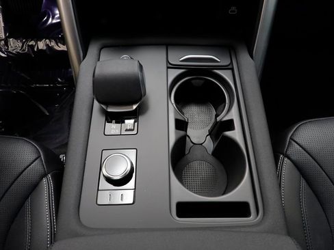 New 2025 Land Rover Discovery S AWD/4WD image 13