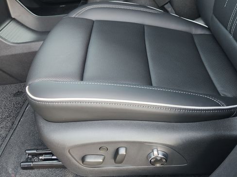 New 2026 Buick Enclave Avenir image 18