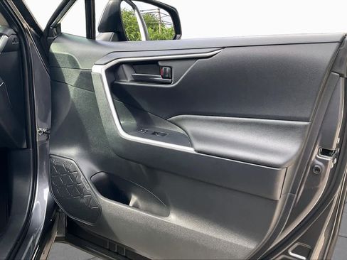 Used 2025 Toyota RAV4 LE AWD/4WD image 19