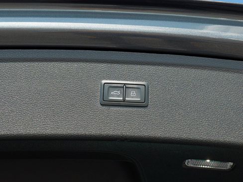 Certified 2022 Audi Q5 2.0T Premium w/ Convenience Package image 35