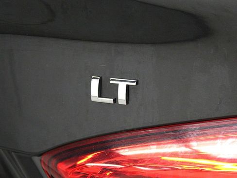 Used 2019 Chevrolet Cruze LT FWD image 34