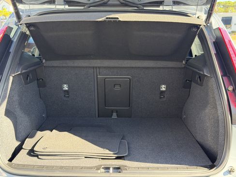 Certified 2023 Volvo XC40 B4 Core w/ Climate Package image 9