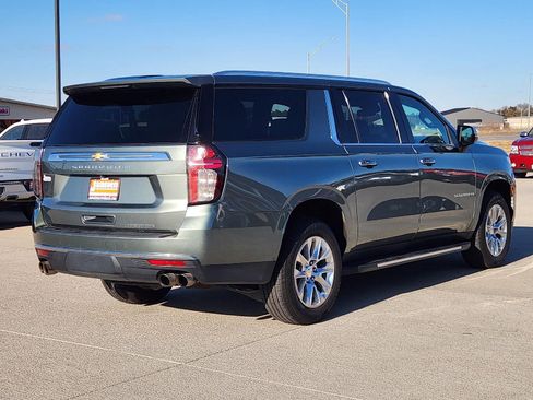 Used 2023 Chevrolet Suburban Premier image 7