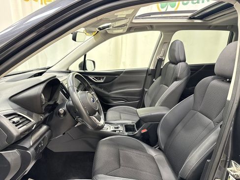 Used 2019 Subaru Forester Premium AWD/4WD image 12