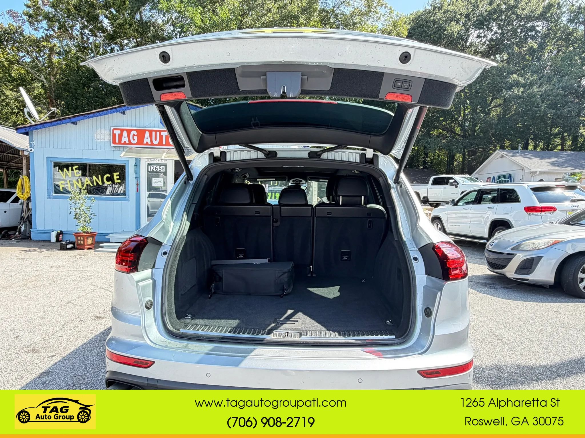Used 2017 Porsche Cayenne S Platinum AWD/4WD image 10