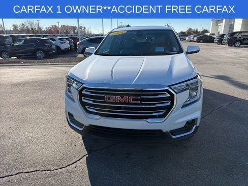 Used 2024 GMC Terrain SLT w/ Infotainment Package II image 4