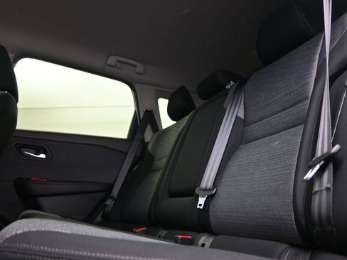 Certified 2023 Nissan Rogue SV FWD image 12