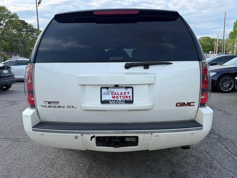 Used 2013 GMC Yukon XL Denali AWD/4WD image 13