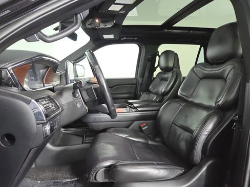 Used 2021 Lincoln Navigator L Reserve AWD/4WD image 17