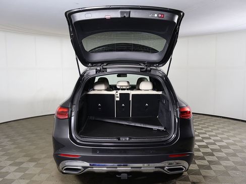 Used 2025 Mercedes-Benz GLC 300 4MATIC image 18