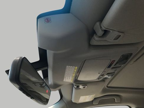 Used 2018 Subaru Outback 2.5i Limited image 17