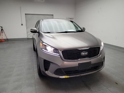 Used 2019 Kia Sorento LX image 14