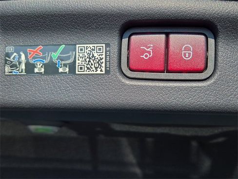 Used 2024 Mercedes-Benz C 300 4MATIC Sedan image 31