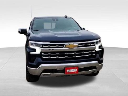 Used 2023 Chevrolet Silverado 1500 LTZ image 3