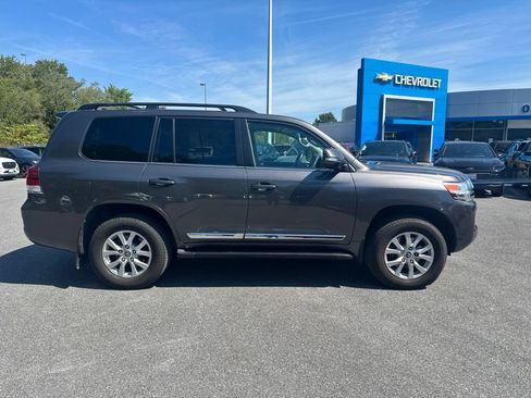 Used 2018 Toyota Land Cruiser AWD/4WD image 4