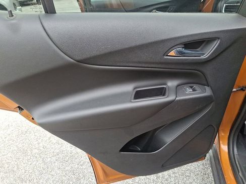 Used 2018 Chevrolet Equinox LT image 14