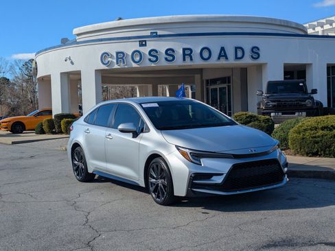 Used 2023 Toyota Corolla SE image 1