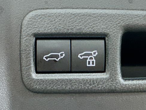 Used 2024 Toyota bZ4X FWD image 32