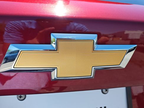 Used 2025 Chevrolet Trax LS w/ LS Convenience Package FWD image 26