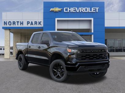 New 2026 Chevrolet Silverado 1500 Custom w/ LPO, Dark Essentials Package