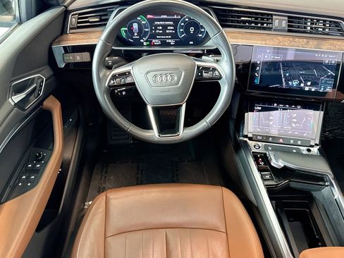 Used 2022 Audi e-tron Premium image 20