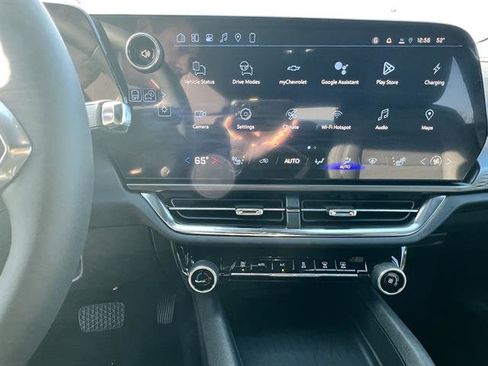 New 2026 Chevrolet Equinox EV LT image 13