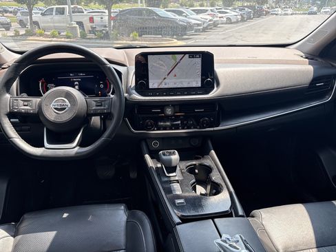 Used 2021 Nissan Rogue Platinum FWD image 29