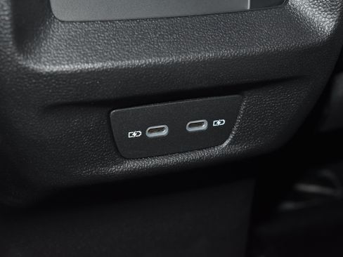 New 2026 Volkswagen Tiguan SE R-Line AWD/4WD image 17