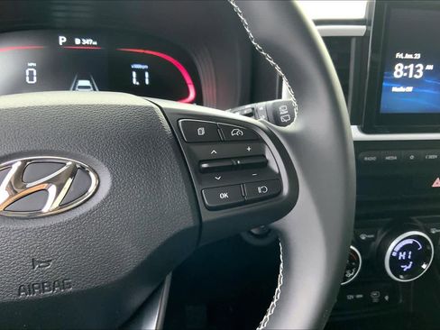 Certified 2025 Hyundai Venue Limited image 24