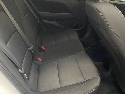 Used 2018 Hyundai Elantra SEL image 12