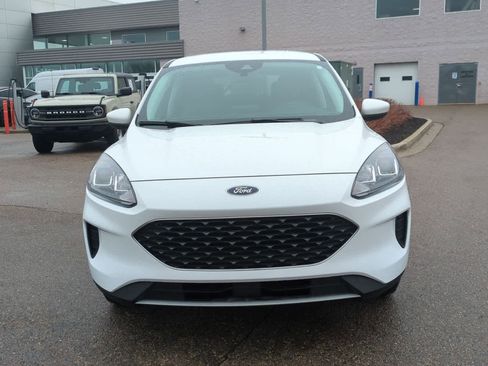Used 2021 Ford Escape SE w/ Convenience Package image 3