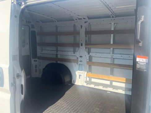Used 2025 RAM ProMaster 2500 w/ U-Haul Equipment Group FWD image 8