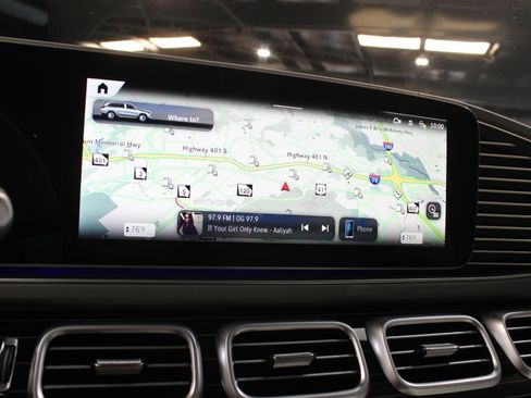 Used 2025 Mercedes-Benz Maybach GLS 600 4MATIC image 82