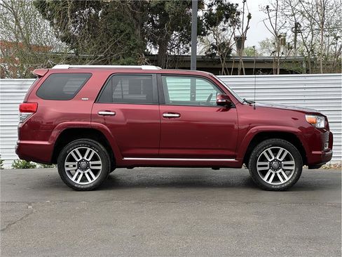 Used 2011 Toyota 4Runner SR5 w/ Convenience Pkg AWD/4WD image 9