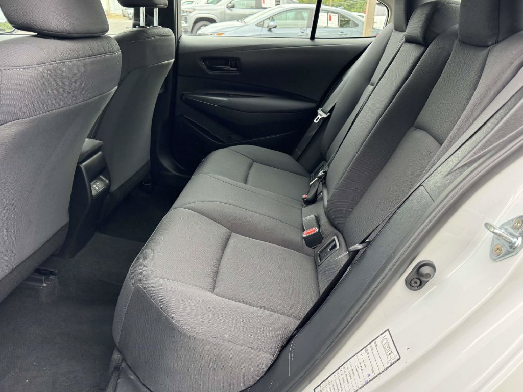 Used 2025 Toyota Corolla LE FWD image 17