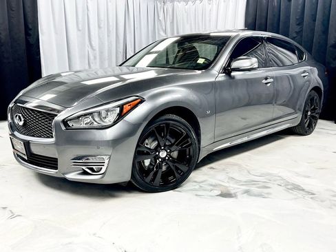 Used 2017 INFINITI Q70 L 3.7 w/ Deluxe Touring Package image 1
