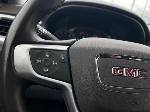 Used 2023 GMC Acadia SLT image 14