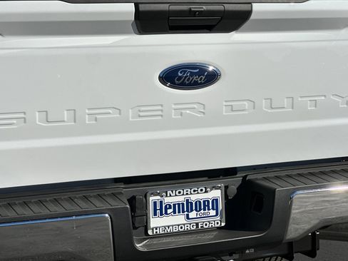 New 2026 Ford F250 XL w/ XL Chrome Package image 24