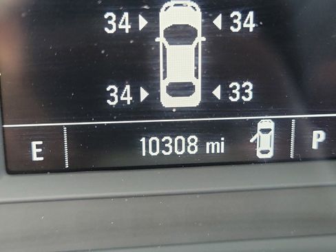 Used 2025 Chevrolet Trax LS FWD image 21