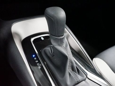 Used 2025 Toyota Corolla LE image 21