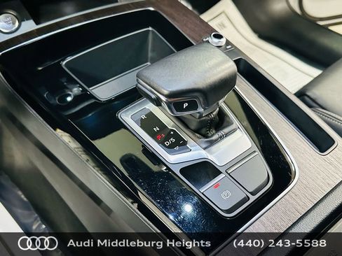 Used 2023 Audi Q5 2.0T Premium w/ Convenience Package image 16