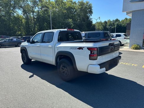 Used 2026 Nissan Frontier PRO-4X AWD/4WD image 3