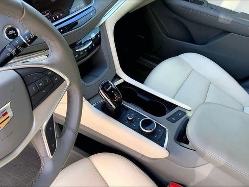 Used 2023 Cadillac XT5 Premium Luxury FWD image 17
