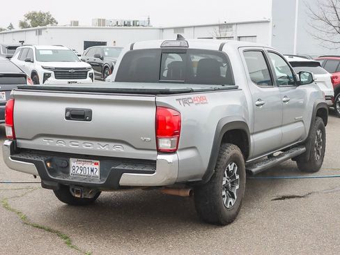 Used 2017 Toyota Tacoma SR5 image 4