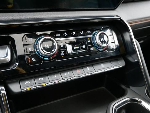 Used 2023 GMC Sierra 1500 AT4 w/ AT4 Preferred Package image 19