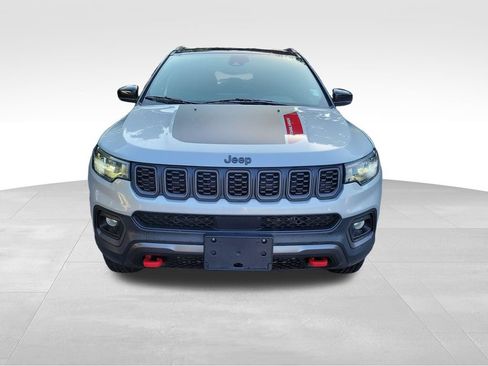 Used 2024 Jeep Compass Trailhawk AWD/4WD image 7