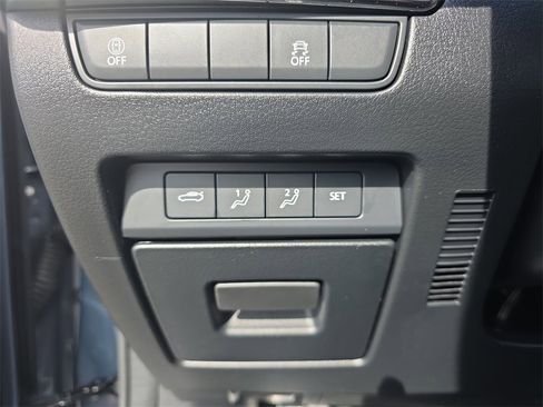 Used 2023 MAZDA MAZDA3 s image 25